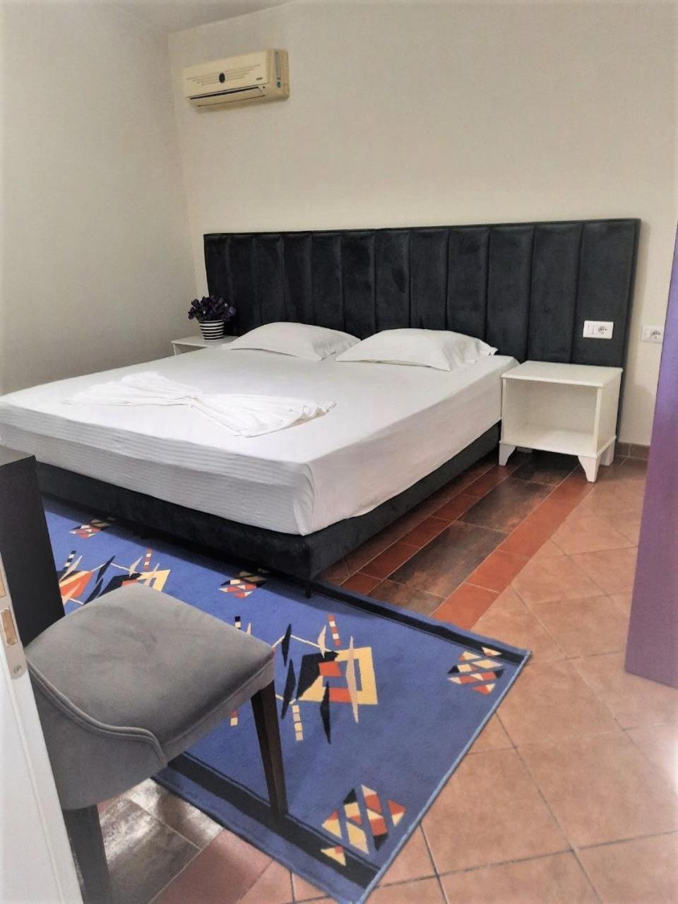 Luander Hotel Tirana Quarto foto